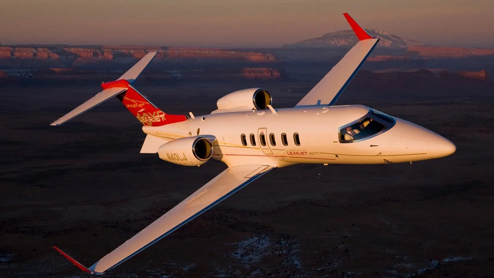 Learjet 40